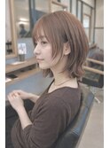 切りっぱなしミディアムウルフレイヤー