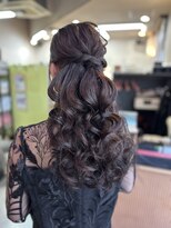トータルヘアサロンカマダ&nbsp;ハーフアップ ウェーブ巻き