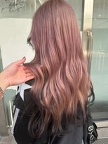 アローナ(ARONA)&nbsp;裾カラーブラック×暖色カラーピンクレイヤーカット20代30代