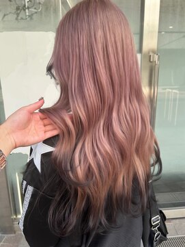 アローナ(ARONA) 裾カラーブラック×暖色カラーピンクレイヤーカット20代30代