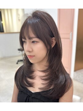 ジーナ 梅田(Zina) ミディアムレイヤーカット