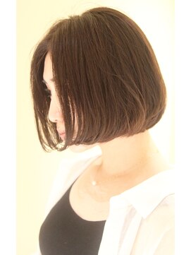レウナ 外苑前(Reuna) 20代30代40代大人可愛いボブスタイル 暗めカラーでも可愛い
