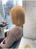 アッシュブロンド ボブ