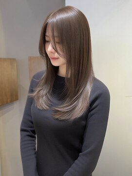 ロティー(loty) レイヤーカット 顔周りカット ベージュブラウン 透明感カラー