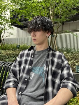 イズ(iss) 波巻きパーマ