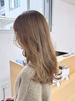 セイル(Sail) 【透明感×柔らかさ】シフォンベージュロングハイライトカラー