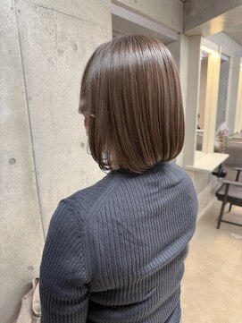 エウペ 渋谷(WEUPE) 斜めバング/グレージュカラー/デザインカラー/シルキーベージュ