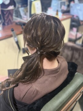 スタジオ キュー(studio q) サイドポニーヘアセット
