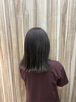 フロー(flow) ぱつっとミディアムボブ