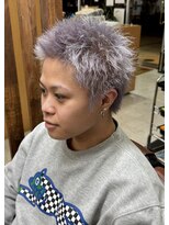 サラ HAIR&MAKE SALA 相模大塚店&nbsp;スパイキーショート　ホワイトシルバー