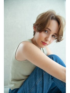 エイミー(Aimee) Aimeeセンターパートショート×アッシュベージュ