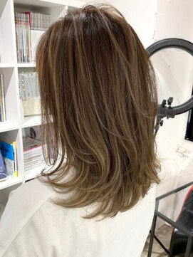 ディーカヘアーセンダイ(Di KA HAIR sendai) バレイヤージュ/ナチュラル/ミディアムレイヤー/ベージュ