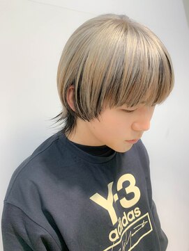 テトヘアー(teto hair) マッシュウルフ、インナーローライト、ホワイトブロンド