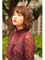 ベージュ