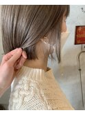 ベージュ