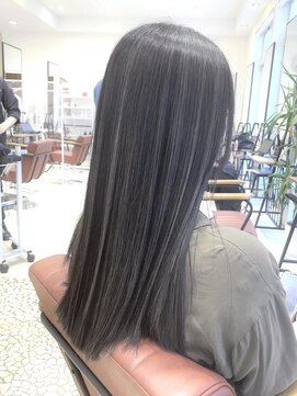 クアトログランシュ ひたちなか店(QUATRO×GranCieux) ハイライトカラー