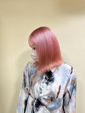 カリーナ(CARINA) ハイトーンカラー/ペールピンクのグラデーション