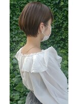 くびれショート×ナチュラルベージュ耳かけボブマッシュ