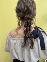 レプル(rEpLE)&nbsp;ローポニーのゆるふわ編み下ろしヘア