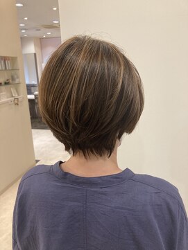 レナークルグラン(LENAHC Le grand) 襟足スッキリ丸みショート