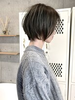 アワー(OUr-)&nbsp;ゆったりショートボブ・オリーブカラー