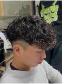 スペインカール ツイストスパイラル眉カットメンズパーマ