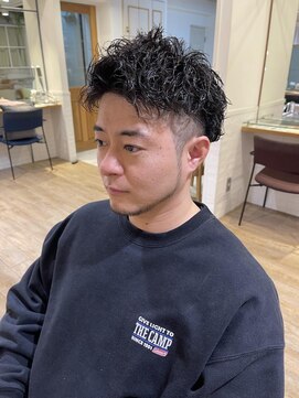 キャンバス バイ ネオリーブ 横浜西口(Canvas by neo.) ツイストスパイラルパーマツーブロック波巻きメンズマッシュ