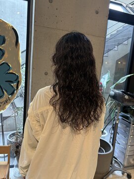 レジュアル(RESSUAL) ロング強めパーマ スパイラルパーマ