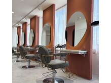 ローブ(L'AUBE)の雰囲気(明るい店内)