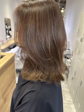 リタ(rita.) 大串 レイヤーボブ×アッシュブラウン