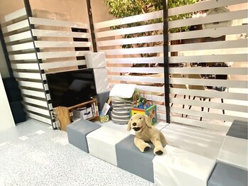 フレア ヘア サロン(FLEAR hair salon)の写真/【堺東駅徒歩3分】キッズスペースあり★忙しい主婦にとって「嬉しい」がいっぱいのFLEAR◎