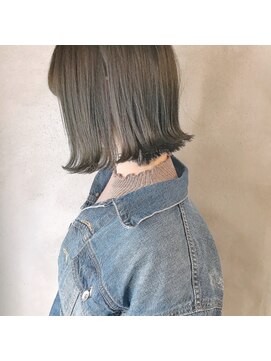 ミント(mint) 人気スタイル！切りっぱなしボブ＆暗髪グレー♪