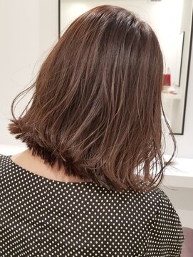 インビテーション(invitation) 無造作やわらかウェーブ×ラベンダーアッシュ