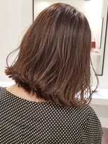 インビテーション(invitation) 無造作やわらかウェーブ×ラベンダーアッシュ