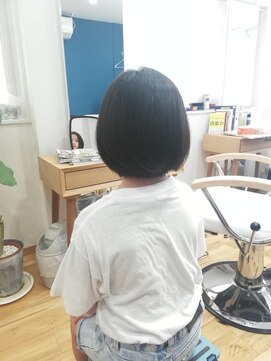 今日は美容院 小学生の可愛いボブ