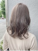ミディアムグレージュ