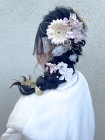 グリ(GURI)&nbsp;〈guri〉成人式☆ラプンツェル☆ガーリーなサイド編みおろし☆