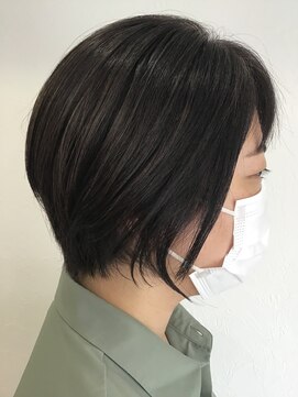 アリー(Ari-) マットベージュショート