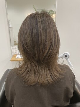 シャンクスヘア(SHANKS HAIR) ウルフカット(ミディアム)