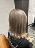 ミルクティーベージュ