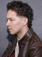 クワトロレオーネ 大阪梅田茶屋町(QUATTRO LEONE) 海外風マレットヘアテーパーフェード