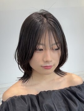 ザザアオヤマ(ZA/ZA AOYAMA) レイヤーカットで小顔ヘアに！