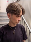刈り上げセンターパート×外国人風ハイライト