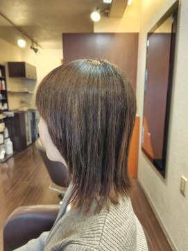 ヘアメイク ビス(Hair Make Bis.) 切りっぱなしボブ