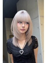 レオニード 表参道(LEONID)&nbsp;【馬場】ホワイトカラー×ハッシュカット