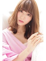 オウル(Owll)&nbsp;厚めバングに可愛らしいカール感[mignon]大人スタイル