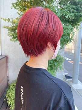 エム インターナショナル 春日部本店(EMU international) コンパクトショートにブリーチでレッドピンクに