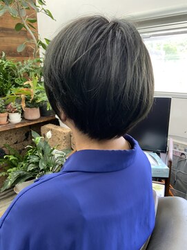 ヘアサロン スタイリスタ(hair salon stylista) 襟足ギリのショートボブ