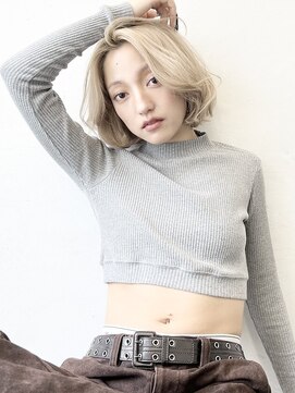 ココ 原宿(KOKO) ブロンド黒髪小顔クラゲヘアーオリーブグレーココアベージュ