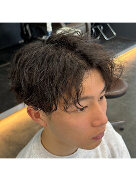 バース バイ ハピネス(BIRTH by happiness) 短めツイストスパイラルセンターパート